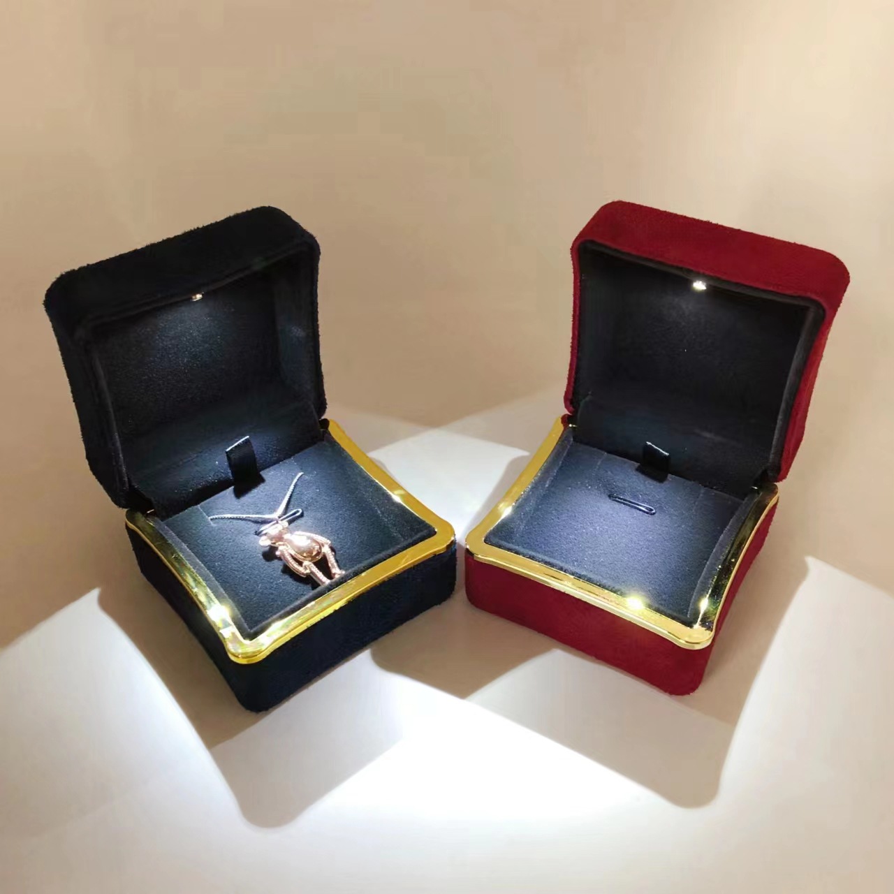 New in LED Light Jewelry Box R - Bar Cart Gold recensione e prezzo