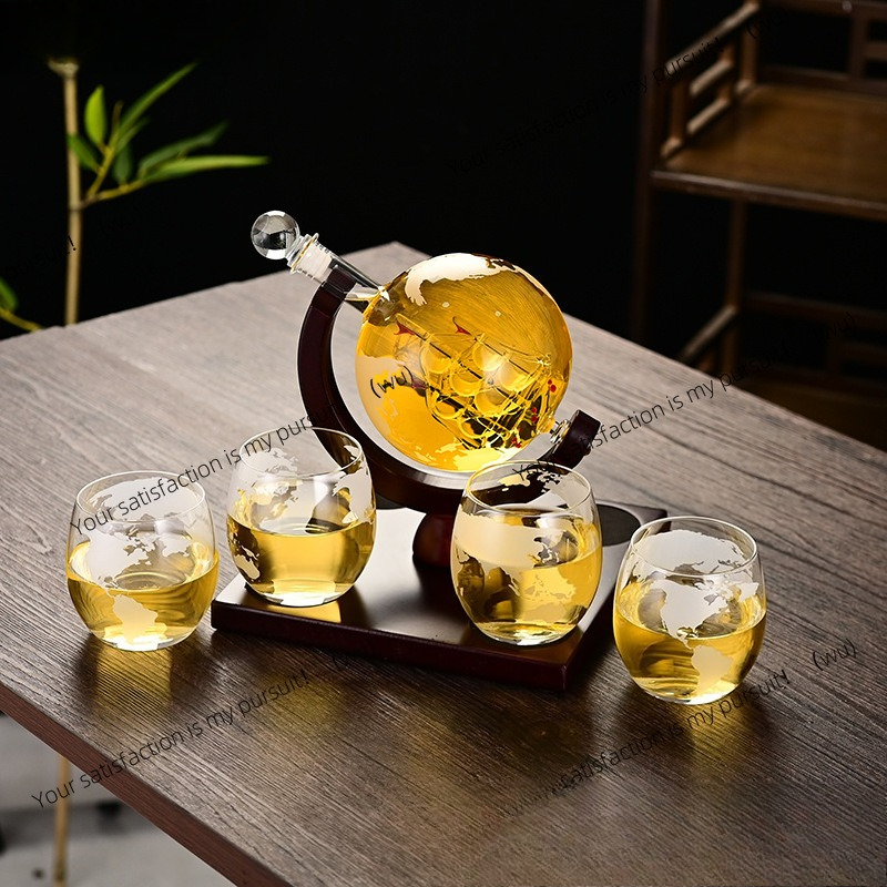 Creative Whiskey Glass Bottle  - Decanter Globe Set recensione e prezzo
