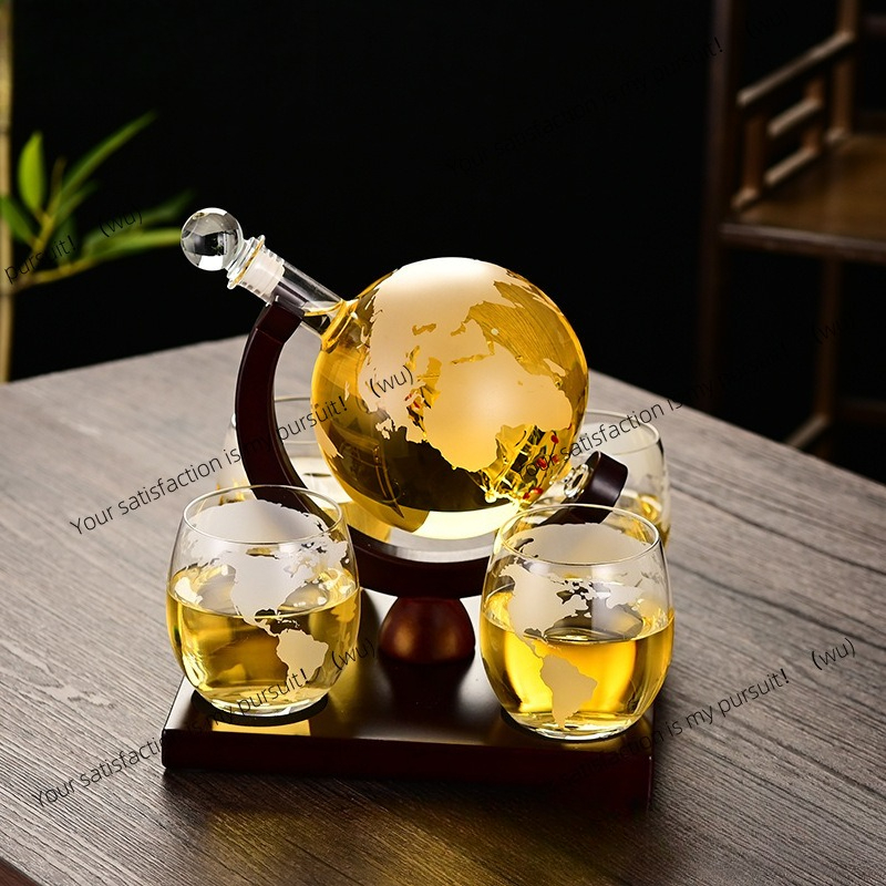 Creative Whiskey Glass Bottle  - Decanter Globe Set recensione e prezzo