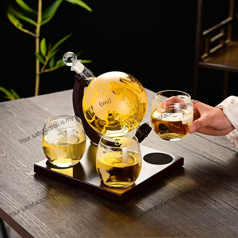 Creative Whiskey Glass Bottle  - Decanter Globe Set recensione e prezzo