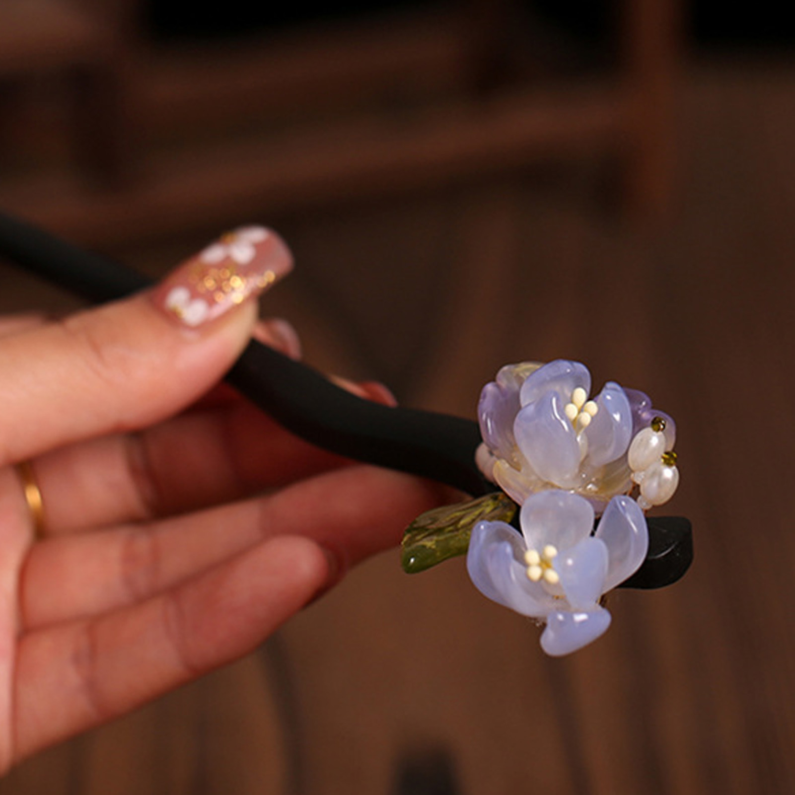 Vintage Wooden Flower Hairpin  - Old Fashioned Glass recensione e prezzo